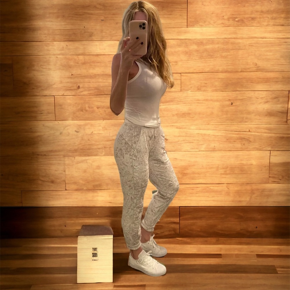 Lululemon Velvet Ready to Rulu Joggers